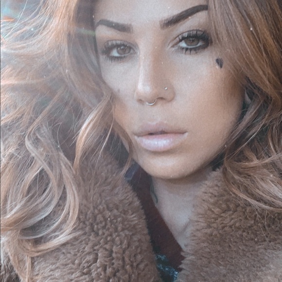 Meet your Posher, Molly - Picture 1 of 1